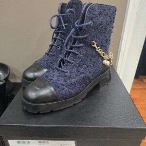 CHANEL COMBAT TWEED LEATHER BOOTS CC LOGO PEARLS BRACELETS 40.5 US 9 9.5 10